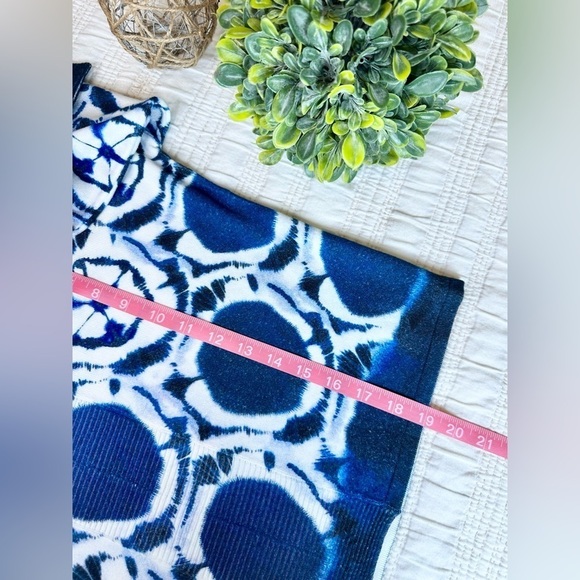 Central Park West Cropped Sweater Hoodie Size XS - Picture 4 of 8